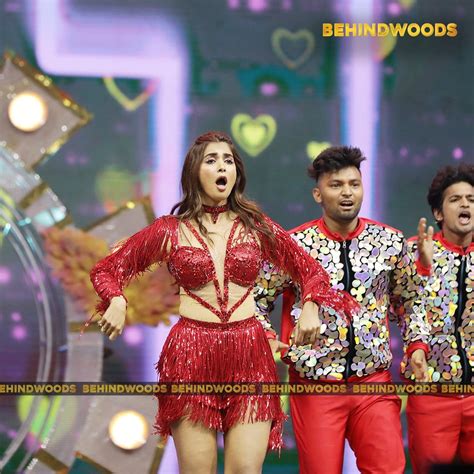 Pooja Hegde Dance Performance At Behindwoods Gold Medals