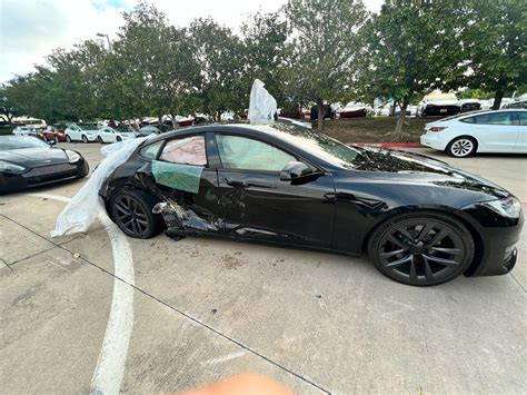 tesla-model-s-plaid-crash-service-center-plano-texas-employee-totaled-6