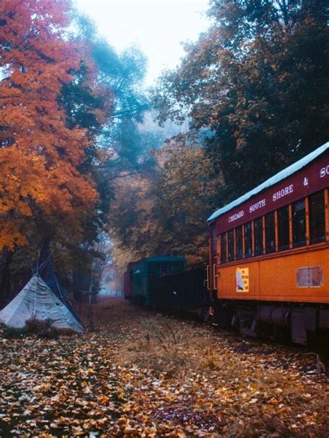 5 Michigan Fall Color Train Tours