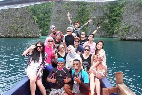 Paket Tour Wisata Raja Ampat Hari Malam Harga Murah