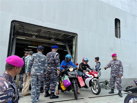 Tuntas Pemudik Naik Kapal Perang Dari Jakarta Dan Semarang Tiba Di