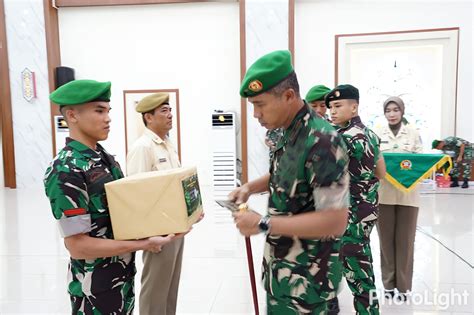 Danrem 102 Pjg Lepas Anggota Cuti Lebaran Sekaligus Berikan Bingkisan