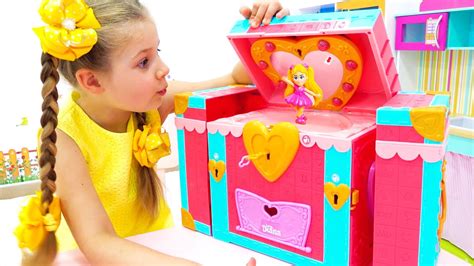 Diana And Her Friends Are Playing With Dianas Toys Youtube