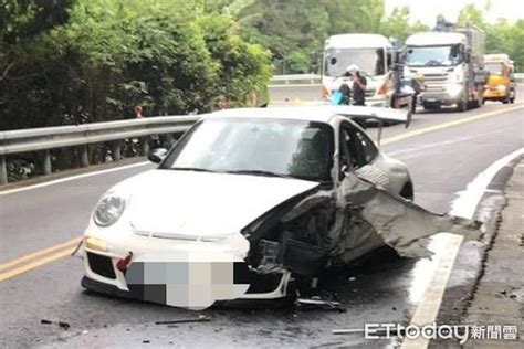 北宜彎道「保時捷對戰大貨車」 900萬跑車「噴胎」變廢鐵 Ettoday社會新聞 Ettoday新聞雲