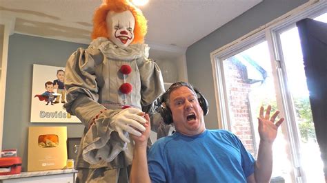 It Creepy Clown Pennywise Prank On Our Dad Youtube