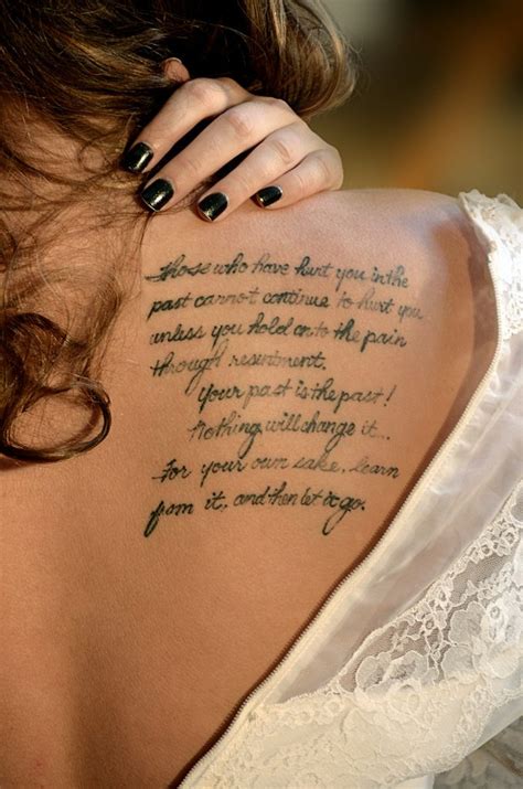 Tatuaggi con scritte le immagini più belle