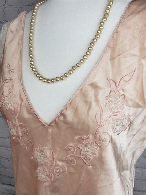 80s Pastel Peach Nude Lace Embroidered Satin Nightgow Gem