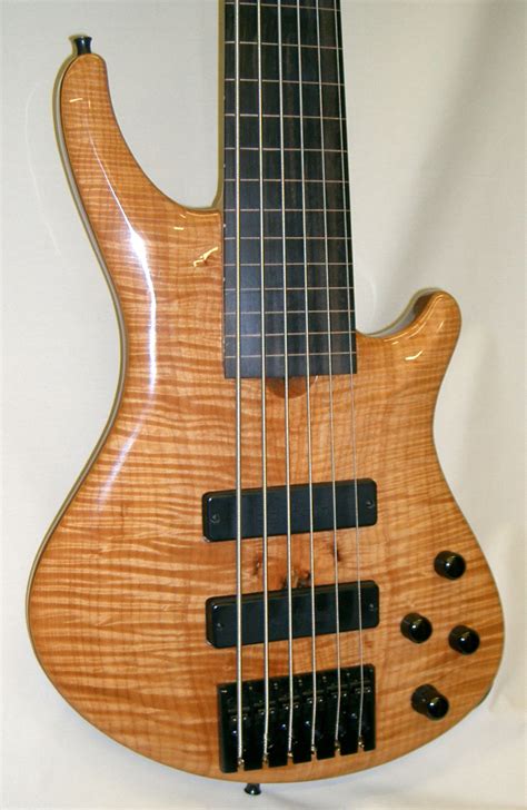 Roscoe Fretless 6 String LowEnd Bass Shop Vault