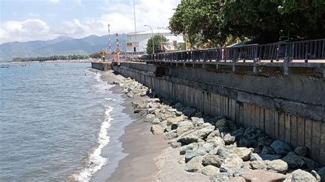 Cegah Erosi Pemkot Pasang Tanggul Km Di Pantai Mataram Ntb