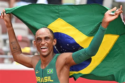 Aos Anos Alison Dos Santos O Piu Conquista O Bronze Nos