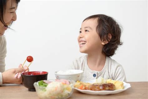 子どもとママと毎日ごはん「笑顔で囲む食卓」ママハピ 教育・はたらく・育児からママをハッピーに