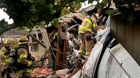 Watch Cbs Evening News 2 Killed When Small Plane Crashes Into Oregon Home Full Show On Cbs