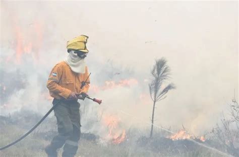 No logran controlar las llamas que arrasan con miles de hectáreas en