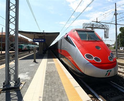 Treni A Ferrara Cambiano Gli Orari Lievi Anticipi Sui Regionali La