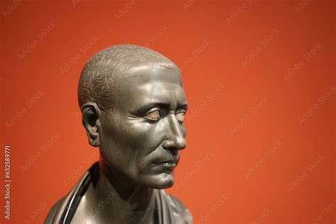 B Ste Von Gaius Julius Caesar Gr Ner Caesar Im Alten Museum In