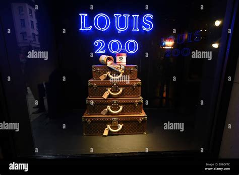 Exposition Louis Vuitton 200 Malles 200 Visionnaires Banque De