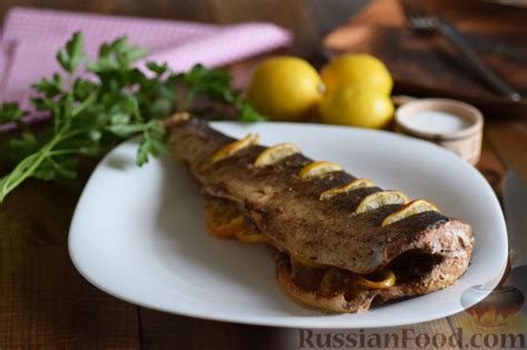 Рецепт: Горбуша, запеченная в духовке целиком на RussianFood.com