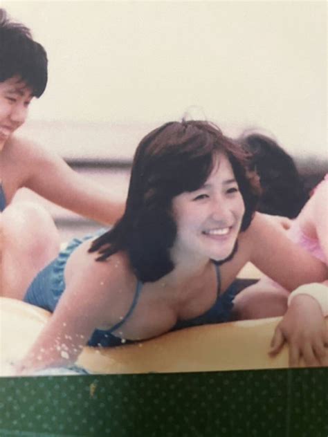 【目立った傷や汚れなし】【レア】岡田有希子 写真 青水着 よせてつぶれて 昭和タレント 80年代アイドル 荻野目洋子 の落札情報詳細 ヤフオク落札価格検索 オークフリー