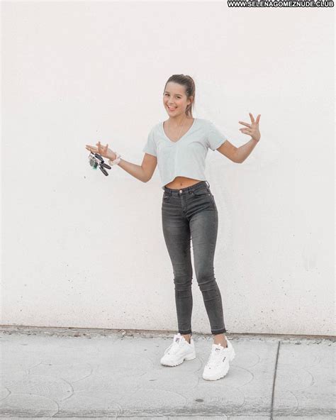 Annie Leblanc No Source Celebrity Beautiful Sexy Babe Posing Hot