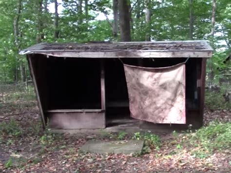 30 Photos Of Abandoned Summer Camps That Will Give You The Creeps