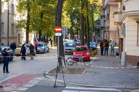 Nie Yje Latek No Ownik Zaatakowa Grup Przedszkolak W Kobieta