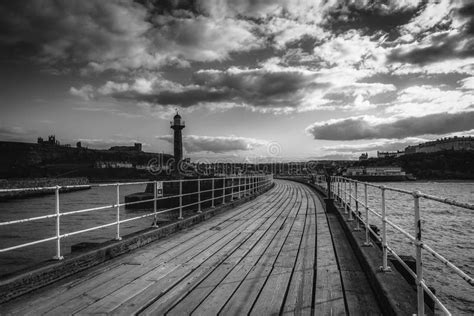 Imagen Blanco Y Negro Del Embarcadero De Whitby Imagen De Archivo