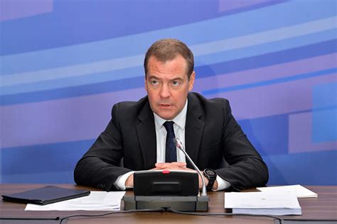 Медведев оценил рост экономики России: Госэкономика: Экономика: Lenta.ru