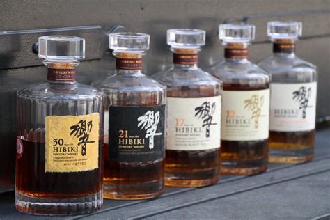 Hibiki Whiskey | Hibiki whiskey, Whiskey, Whiskey bottle