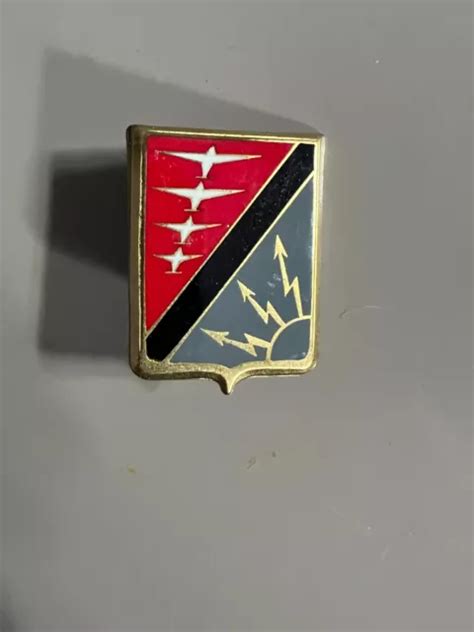 INSIGNE MILITAIRE ARMÉE de l air métallique BASE AERIENNE 902