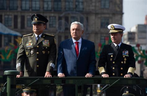 Amlo Agradece Lealtad Del Ejército Y Marina Con Su Nueva Rama La