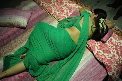 Sravya Hot Saree Photos In Love You Bangaram Movie Movie Photos Gallery