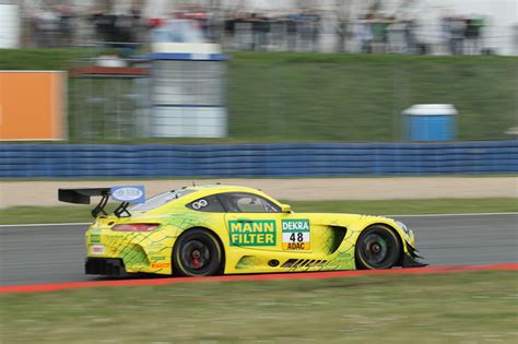 ADAC GT Masters in Oschersleben am Samstag Viele Kämpfe beim