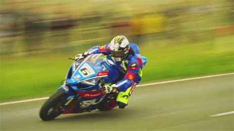 Michael Dunlop 2018 Isle Of Man Senior Tt Bennetts Suzuki Gsx R1000