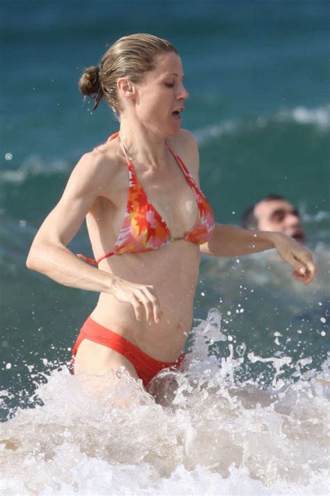 Julie Bowen Bikini Photos The Blemish