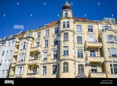 Altbau Viktoria Luise Platz Schöneberg Berlin Deutschland Stock