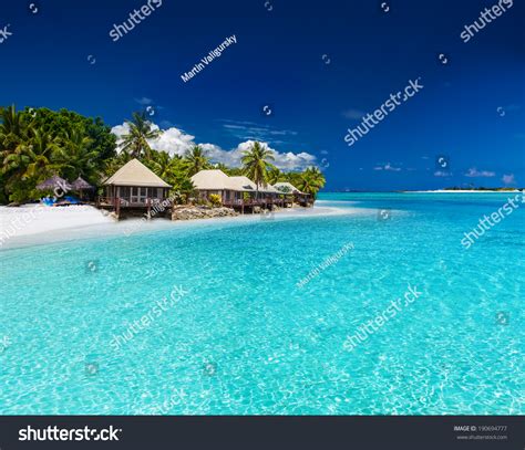 576 imágenes de Fiji hut - Imágenes, fotos y vectores de stock | Shutterstock