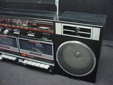 Soundesign Am Fm Stereo Double Cassette Player Portable Radio Boombox