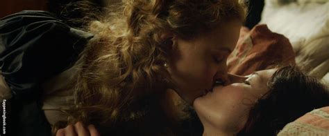 Sarah Gadon Nude OnlyFans Leaks Fappening Page 4 FappeningBook