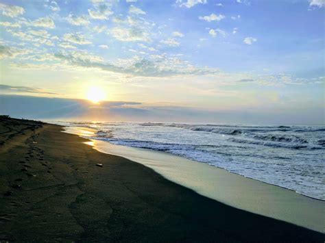 Comparing Guatemalas Black Sand Beaches Monterrico El Paredon