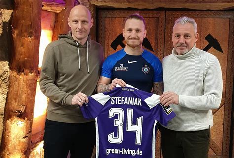 Veilchen verlängern vorzeitig mit Marvin Stefaniak FC Erzgebirge Aue