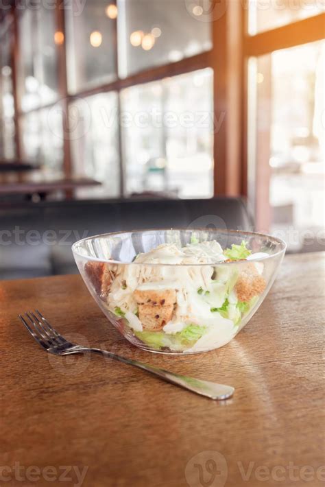 Caesar Salat Im Ein Glas Platte Salat Mit Gebraten Huhn Salat Toast