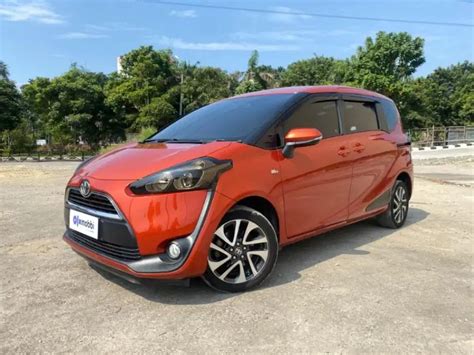 OLXmobbi Toyota Sienta 1 5 V Bensin MT 2017 Orange LYY Mobil Bekas