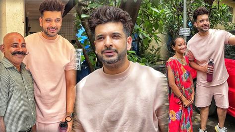 Handsome Hunk Karan Kundrra Sweet Gesture With Fan S At Gym In Juhu