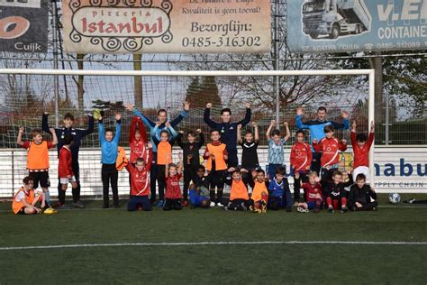 Trainer JVC 1 Traint Jeugd Voetbalvereniging JVC Cuijk