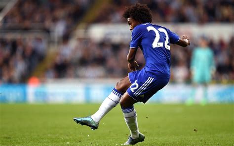 Stats prove Willian is the best free kick taker in the world