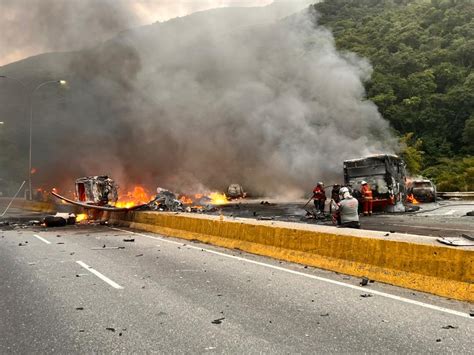 Al Menos Personas Murieron Tras Explosi N De Gandola En Autopista De