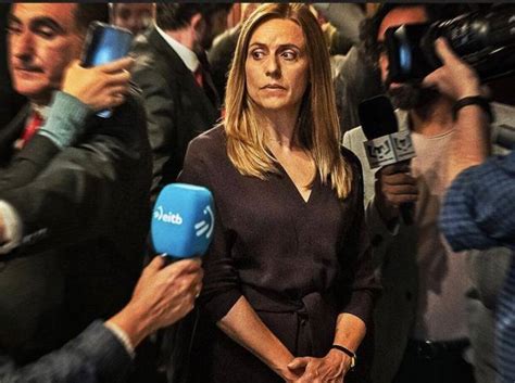 Privacy Due Donne Alle Prese Con Il Revenge Porn Tra La Gogna Dei Social E La Vergogna