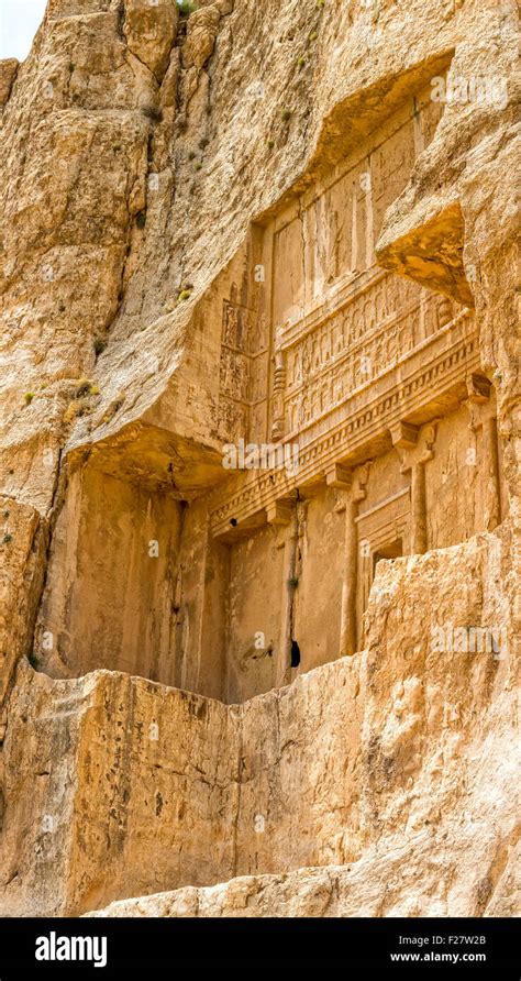 Naqsh-e Rustam Darius I tomb Stock Photo - Alamy