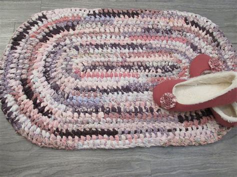 Handmade Oval Rag Rug Using The Amish Knot Or Toothbrush Etsy