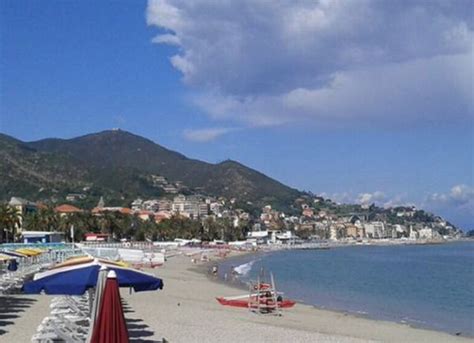 Spiaggia Di Varazze Qspiagge